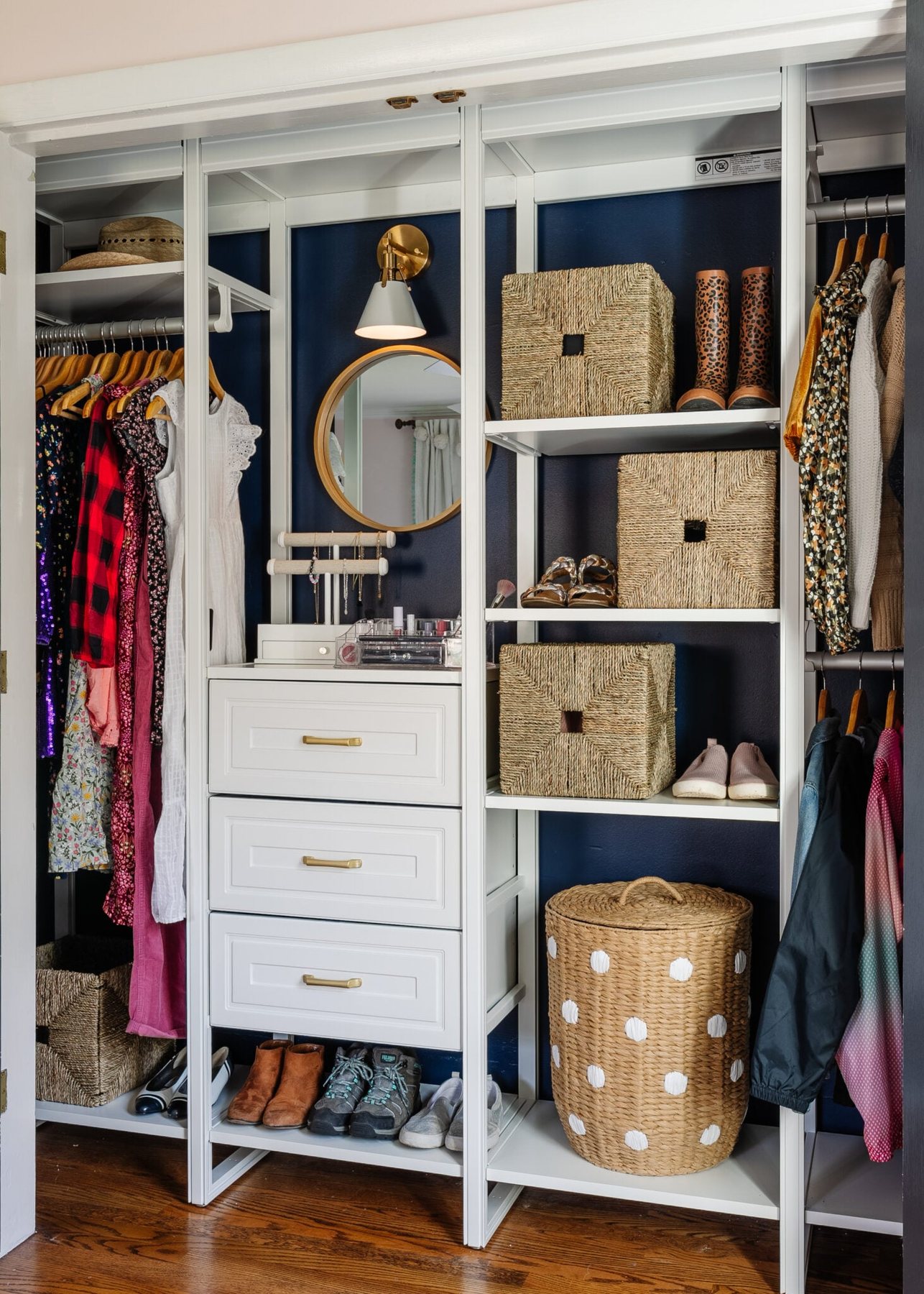 small closet idea for girls with vanity area and clothing storage