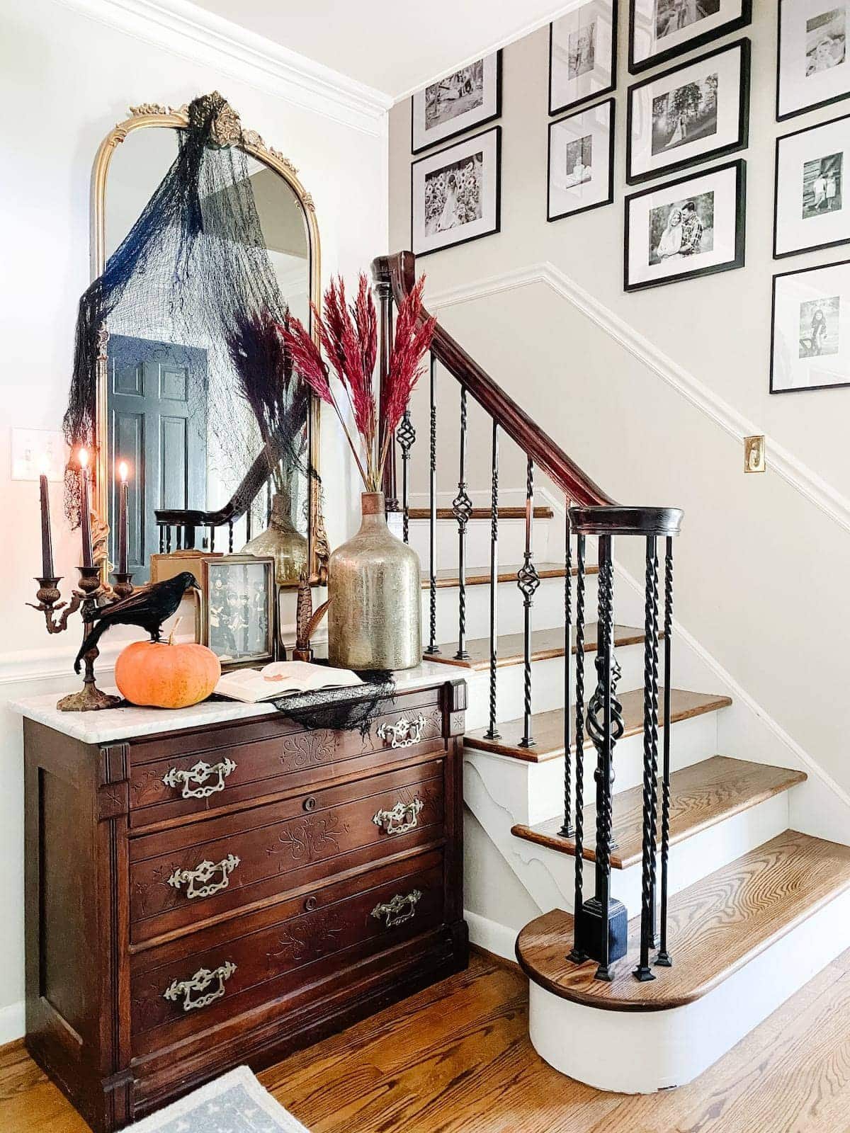 10 Vintage Halloween Art Printables & Spooky Entryway