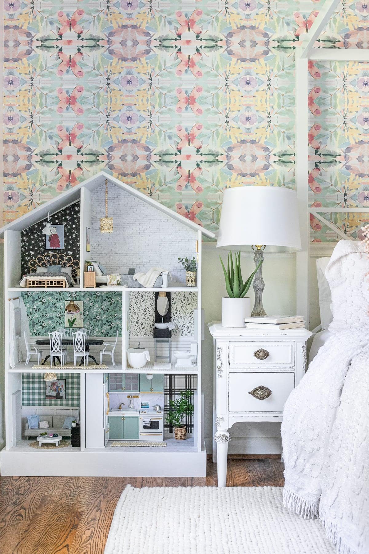 Thrifted Dollhouse Makeover | Tips and tricks for using what you already have and repurposing every day items from around the house to create a beautiful, real-looking dollhouse.
