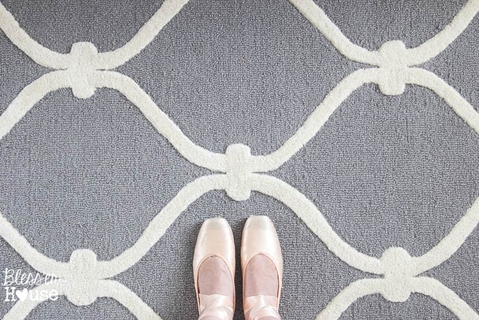 12 Favorite Greige Rugs (And Where to Buy Them On a Budget)