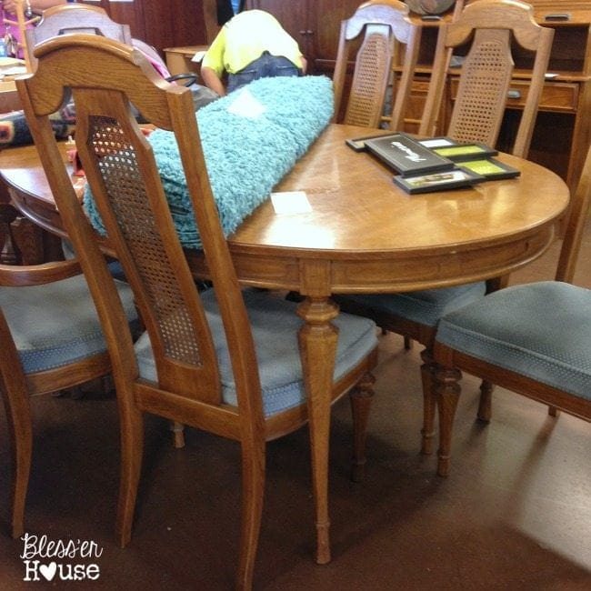 12 Goodwill Shopping Secrets Revealed | Unigumushane -- dining room furniture is something I always keep my eye open for at Goodwill. So much potential!