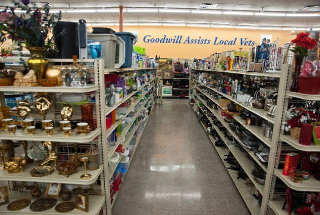 12 Goodwill Shopping Secrets Revealed | Unigumushane -- Here are some of my favorite Goodwill shopping secrets. Use these tips while browsing the Goodwill aisles and see what treasures you find!