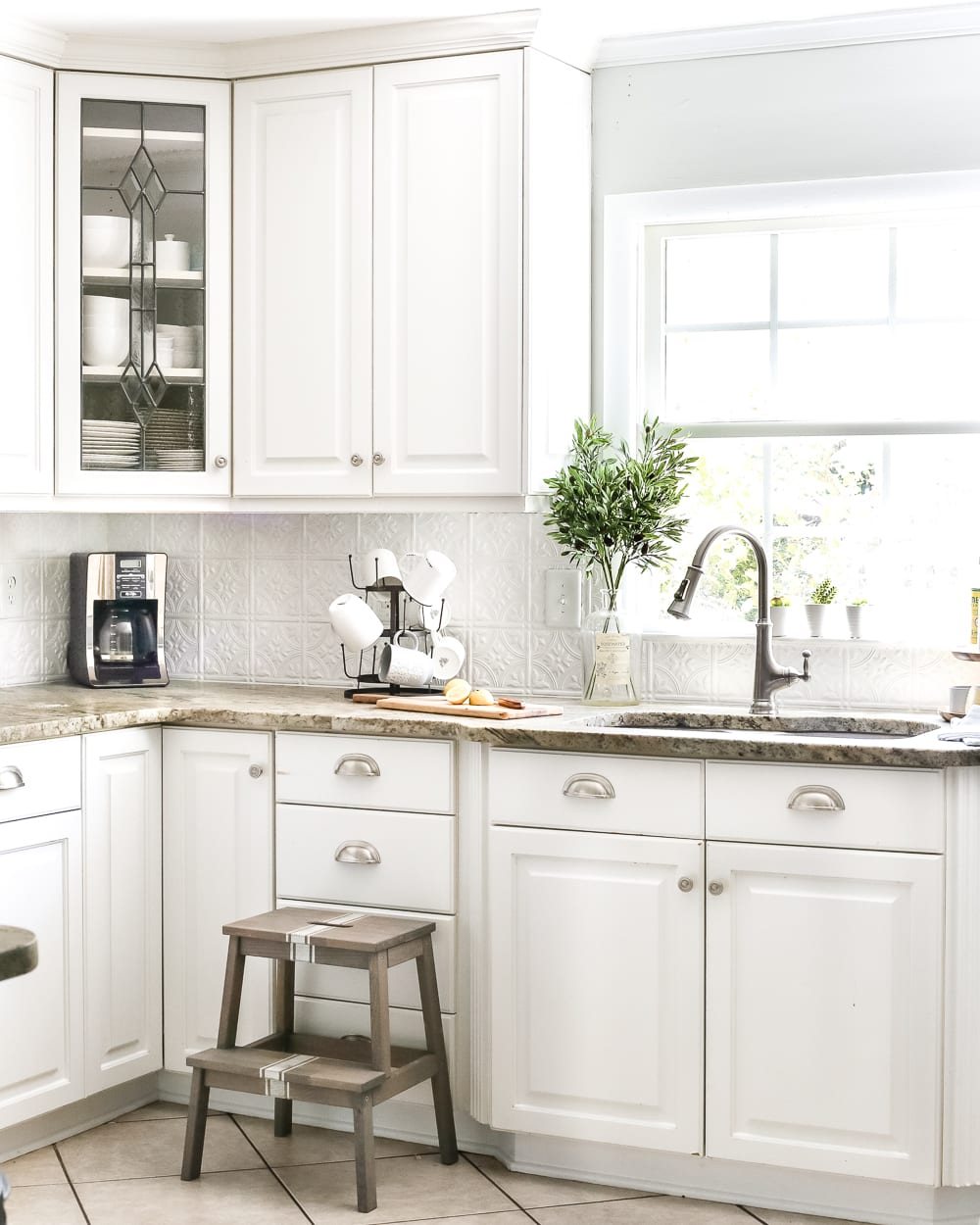 before white kitchen cabinets