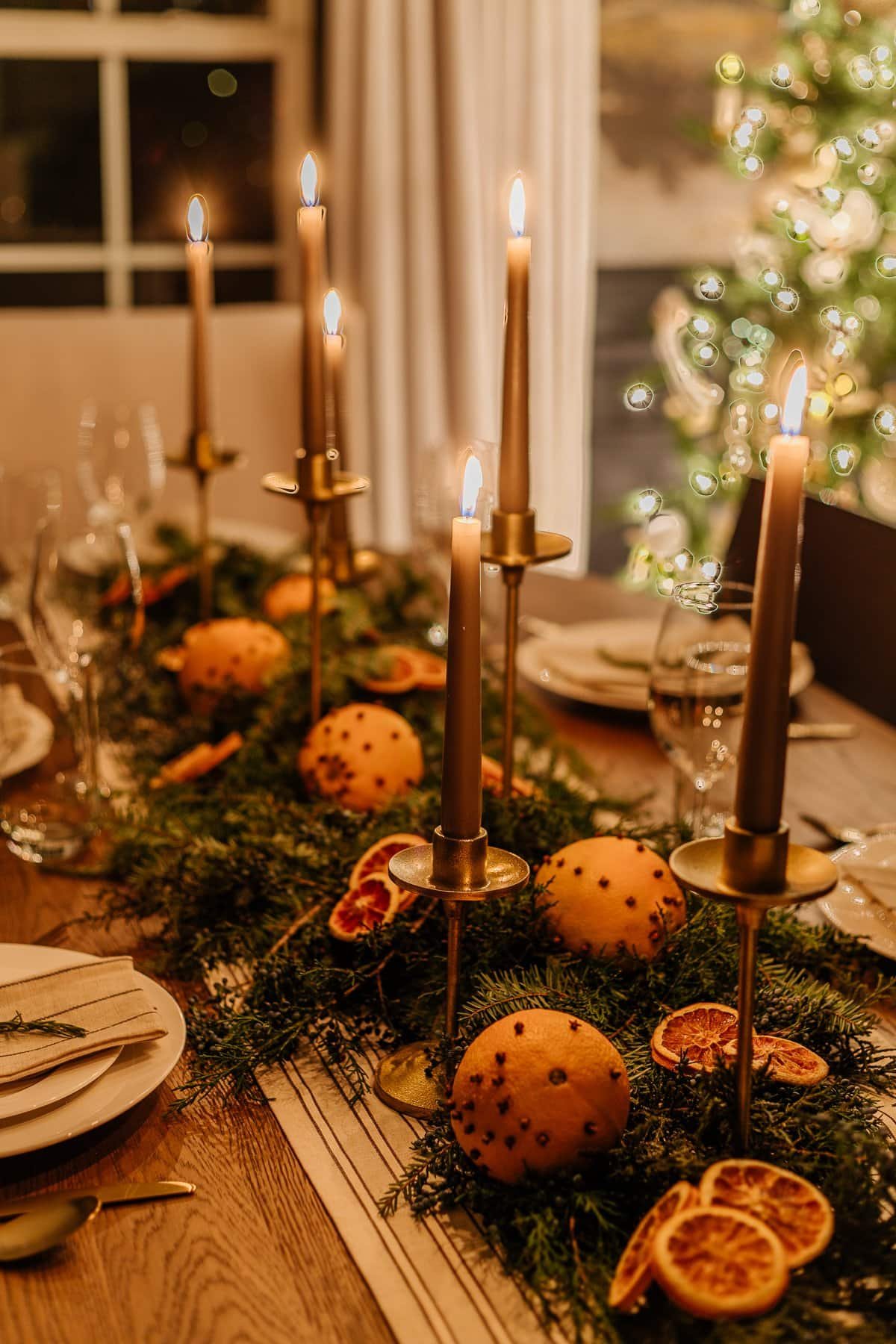 orange pomander dining table centerpiece for Christmas