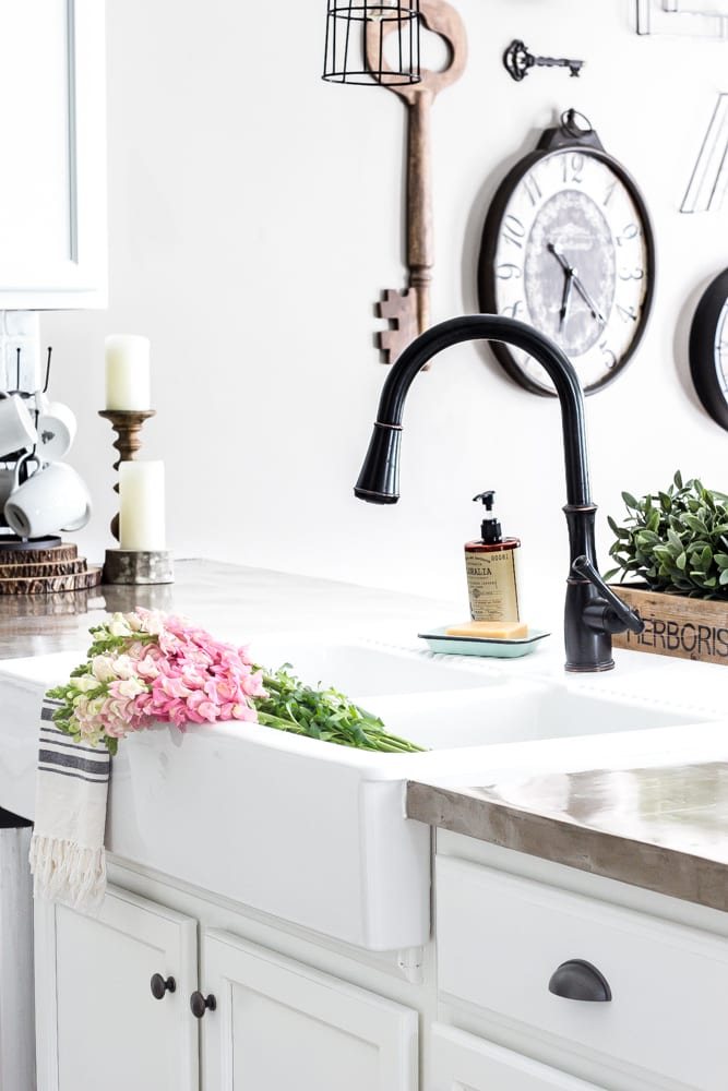 IKEA Farmhouse Sink Review | unigumushane.com - What to know before buying the Ikea farmhouse sink Domsjo- how well it cleans, how functional it is, and if it's the right investment for your kitchen.