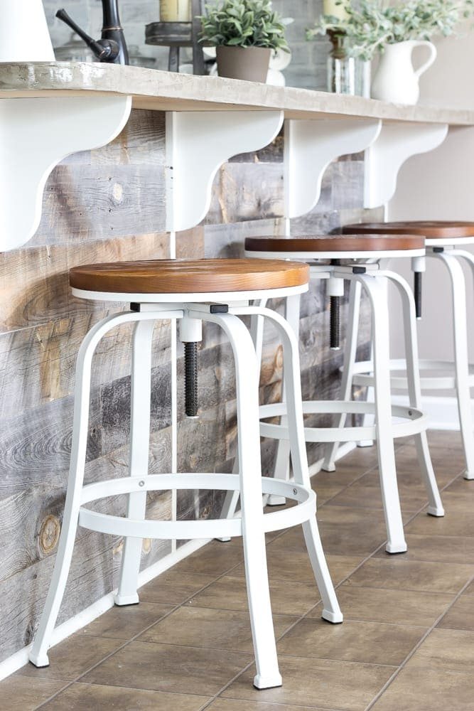18 Ways to Add Farmhouse Character to a Builder Grade House on a Budget | unigumushane.com - An in-depth list of do-it-yourself home improvement projects and budget decorating tips to add farmhouse character to a builder grade house (or any home).