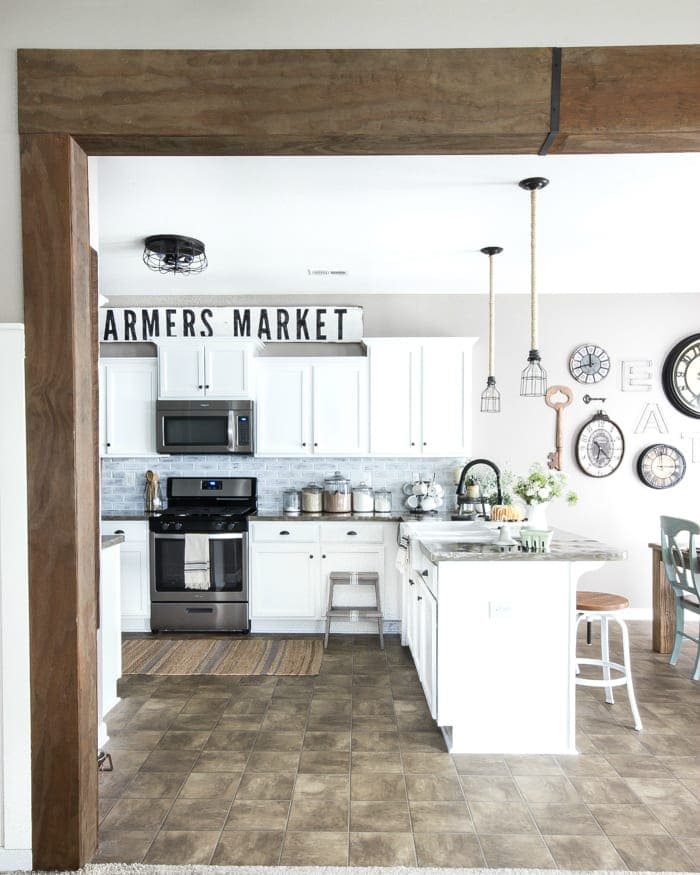18 Ways to Add Farmhouse Character to a Builder Grade House on a Budget | unigumushane.com - An in-depth list of do-it-yourself home improvement projects and budget decorating tips to add farmhouse character to a builder grade house (or any home).