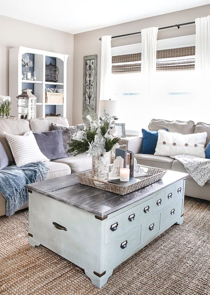 18 Ways to Add Farmhouse Character to a Builder Grade House on a Budget | unigumushane.com - An in-depth list of do-it-yourself home improvement projects and budget decorating tips to add farmhouse character to a builder grade house (or any home).