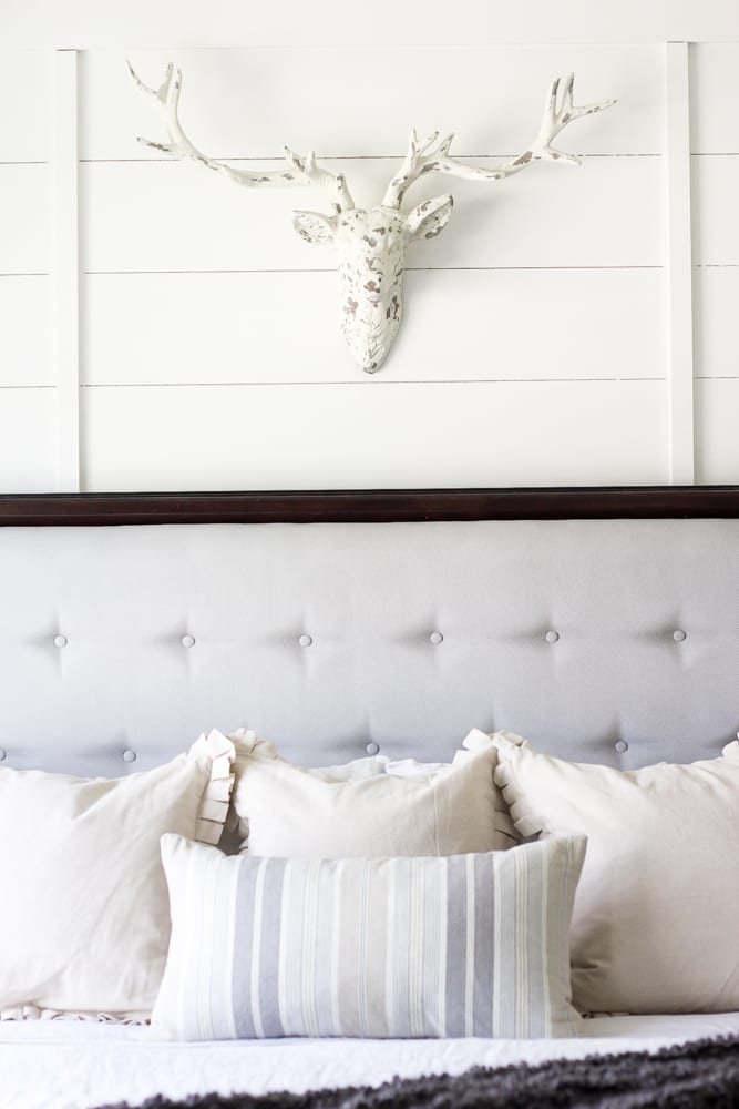 Rustic Modern Master Bedroom Reveal + Sources | unigumushane.com - A plain white, boring builder grade space gets a rustic modern master bedroom makeover using DIY home improvement tricks and decor shopping on a budget.