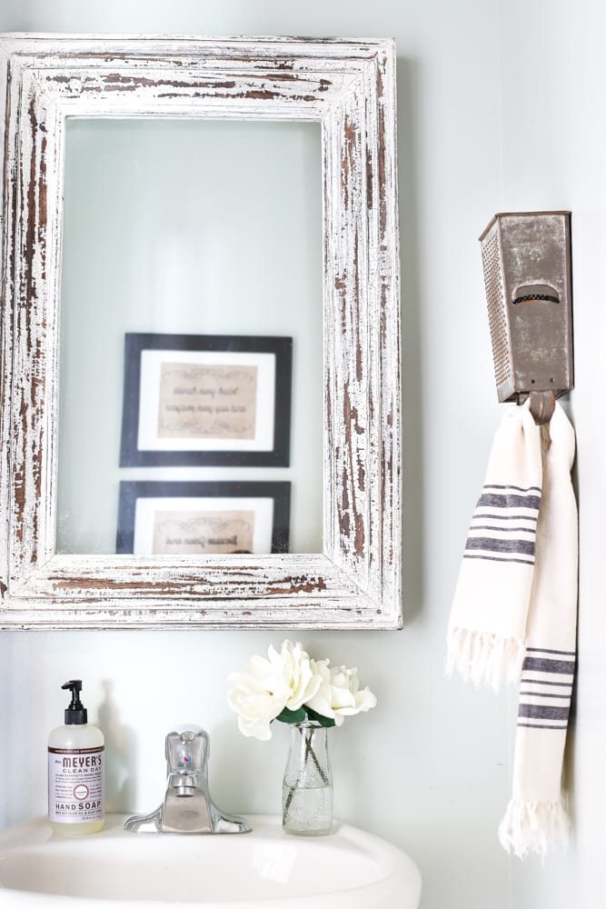 18 Ways to Add Farmhouse Character to a Builder Grade House on a Budget | unigumushane.com - An in-depth list of do-it-yourself home improvement projects and budget decorating tips to add farmhouse character to a builder grade house (or any home).