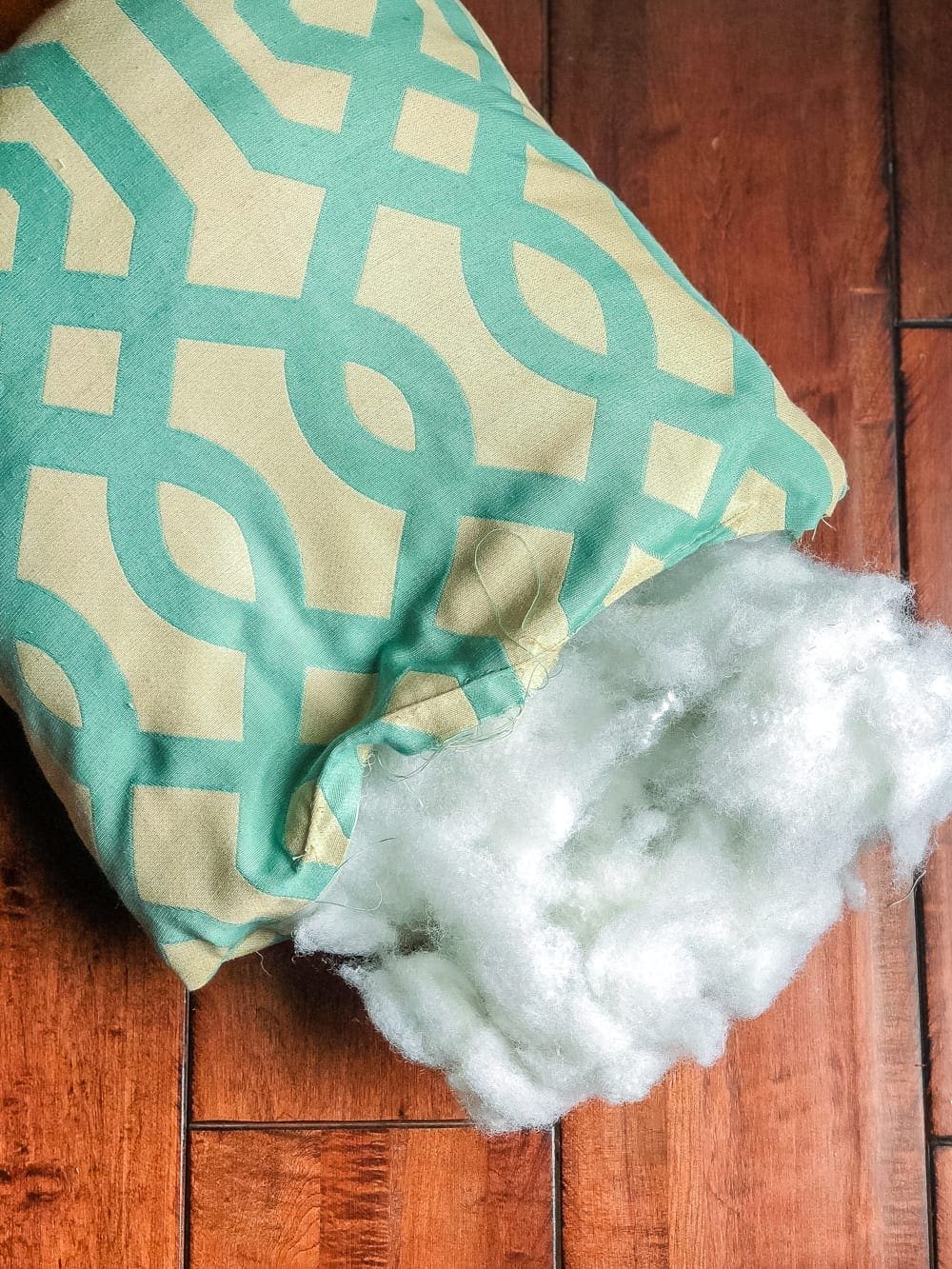 3 items you can repurpose into DIY no-sew throw pillows | Reuse polyfill from old pillows to make new ones and save money