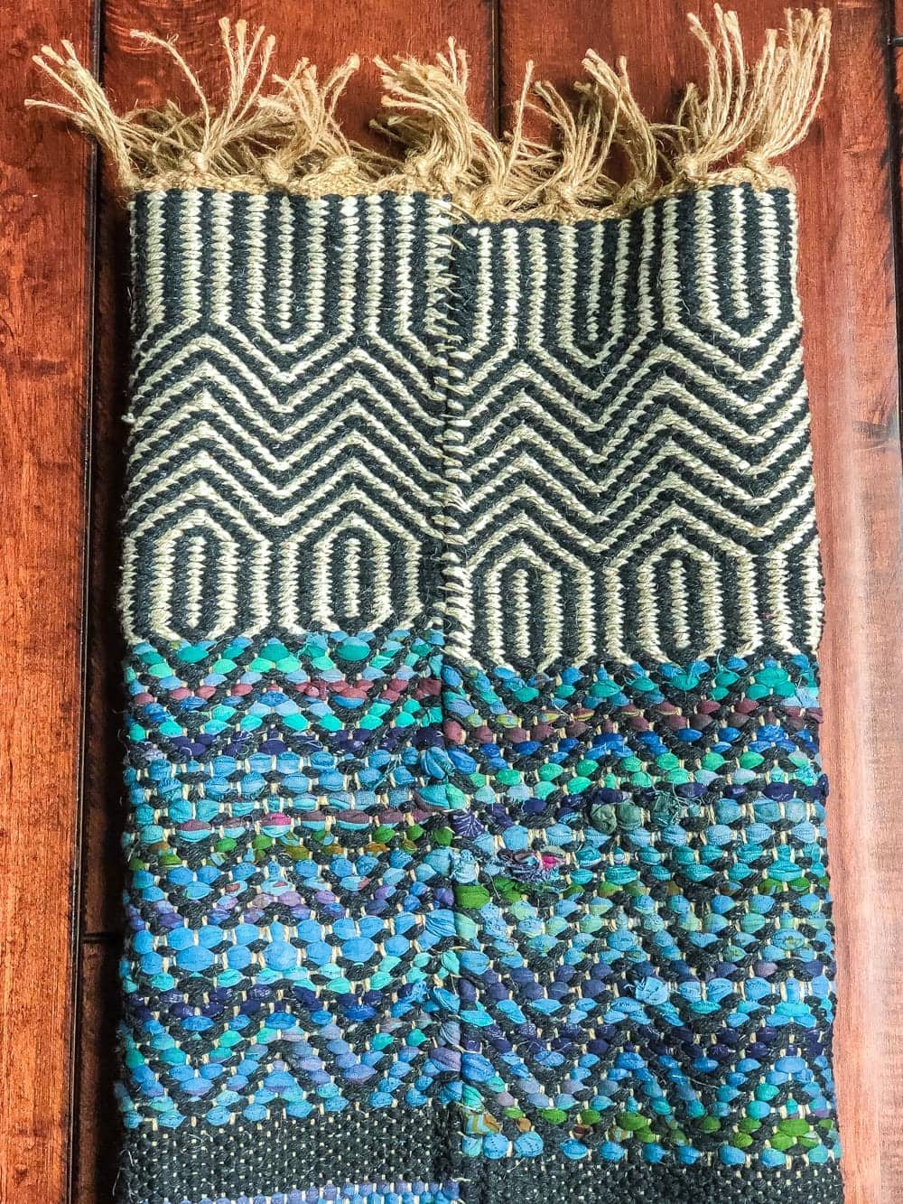 3 items you can repurpose into DIY no-sew throw pillows | How to make a pillow from a repurposed rug
