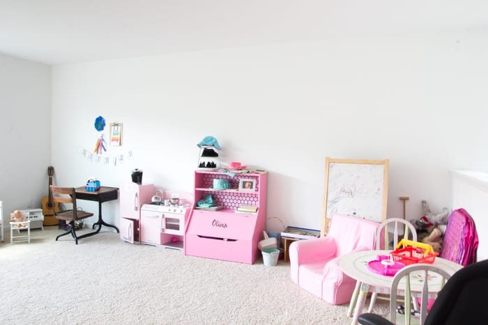 Playroom Media Room Design Plans | unigumushane.com - A modern rustic playroom / media room combo that's cheerful and cozy.