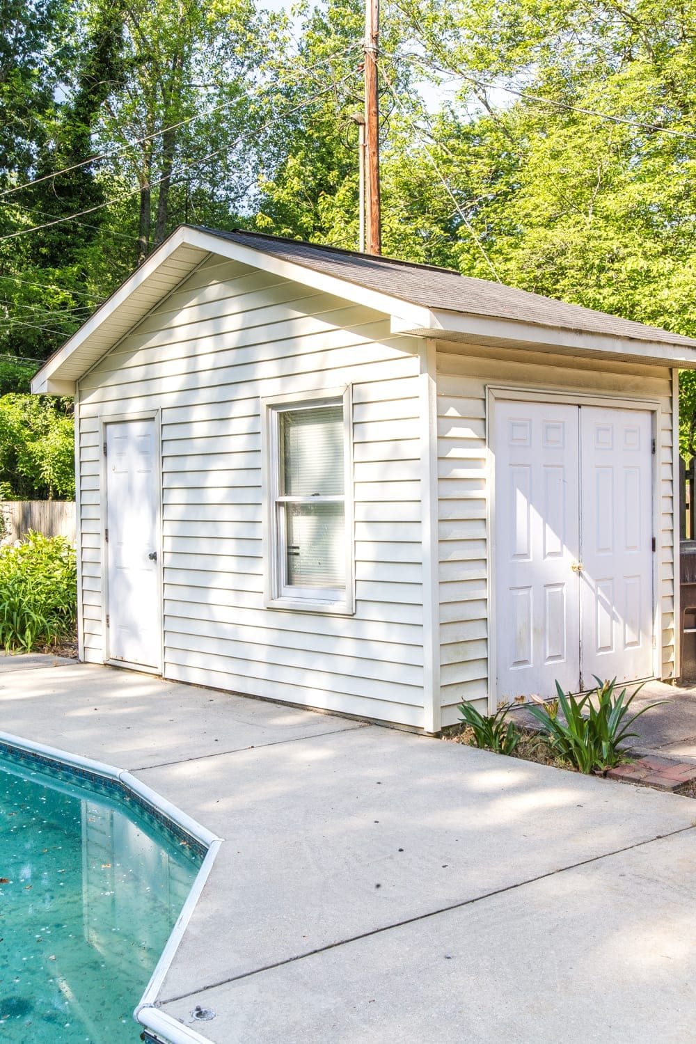 Backyard Before Tour and Pool Makeover Plans | unigumushane.com - Ideas to improve an outdoor pool and garden shed
