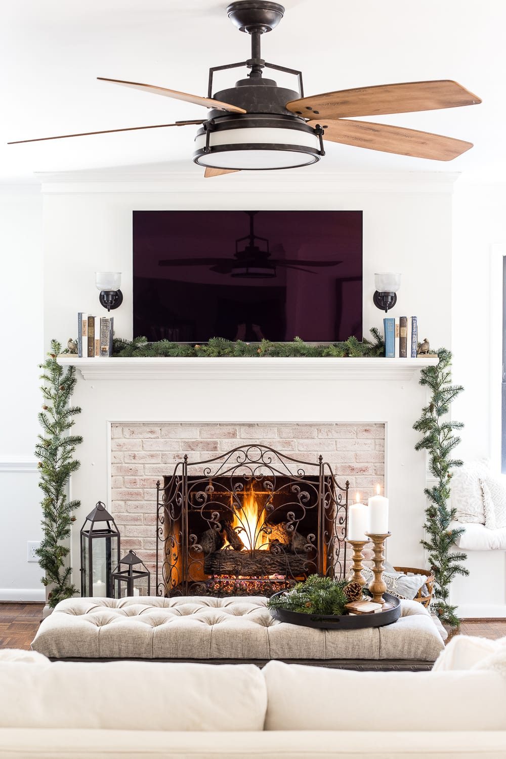 6 Ways to Make Your Home Feel Cozy After Christmas | unigumushane.com - 6 surefire ways to decorate your home feel cozy after Christmas during the cold winter months using proven methods from the Hygge lifestyle. #winterdecor #cozydecor #afterchristmas #hygge