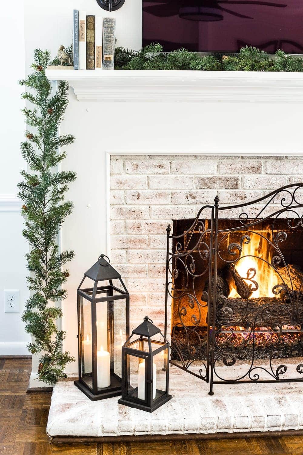 6 Ways to Make Your Home Feel Cozy After Christmas | unigumushane.com - 6 surefire ways to decorate your home feel cozy after Christmas during the cold winter months using proven methods from the Hygge lifestyle. #winterdecor #cozydecor #afterchristmas #hygge