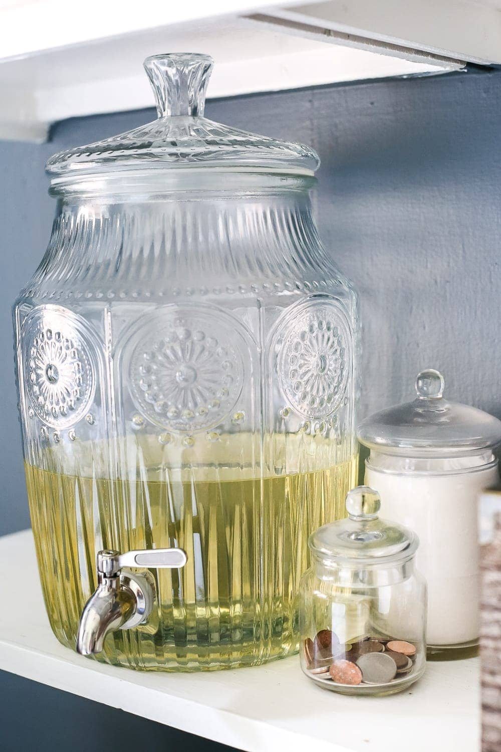 7 Must-Have Laundry Room Organizing Solutions | unigumushane.com - 7 essential items to get your laundry room organizing off like a well-oiled machine- how to organize cleaning supplies, laundry items, and household tools.