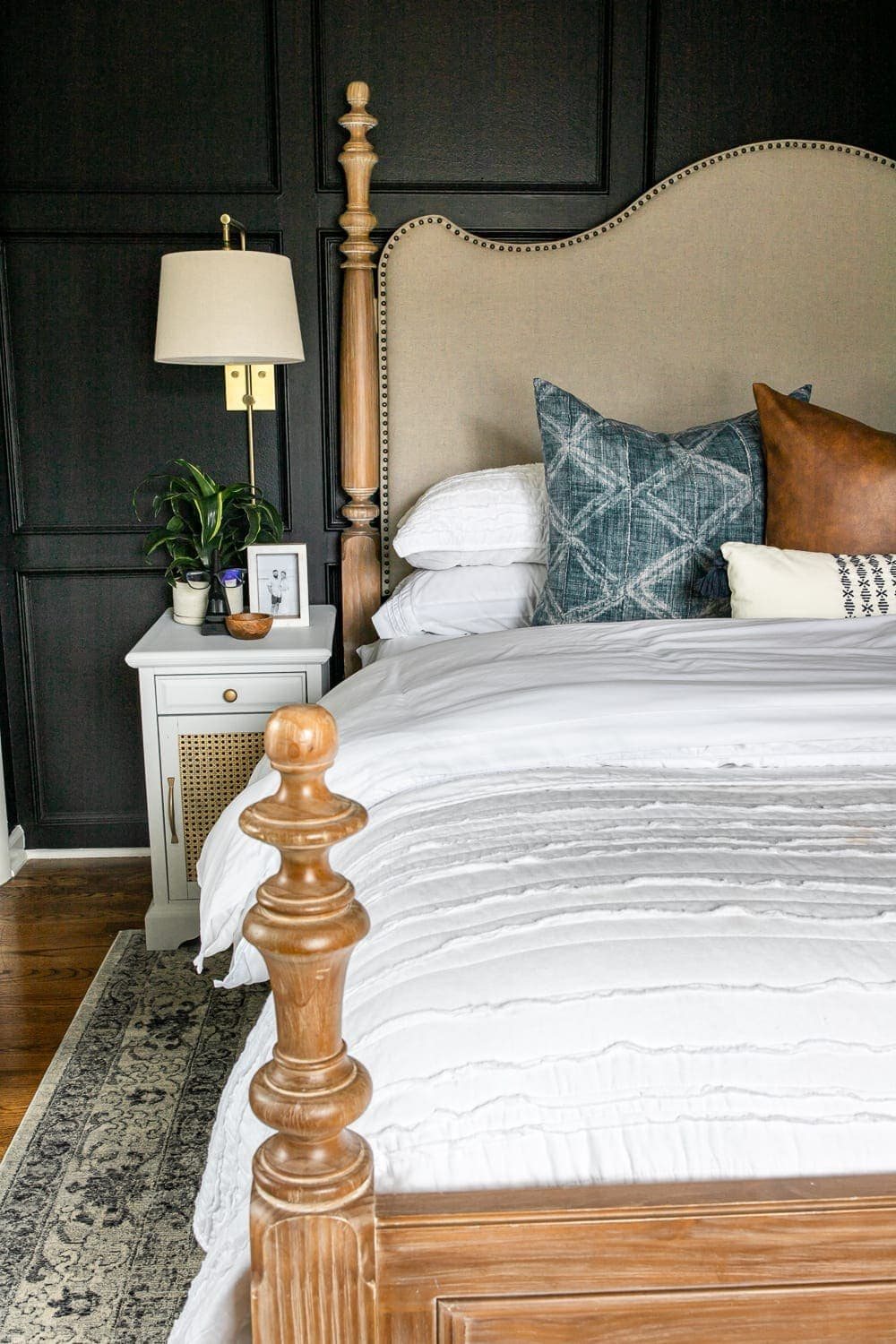 how to make a bed to look fluffy
