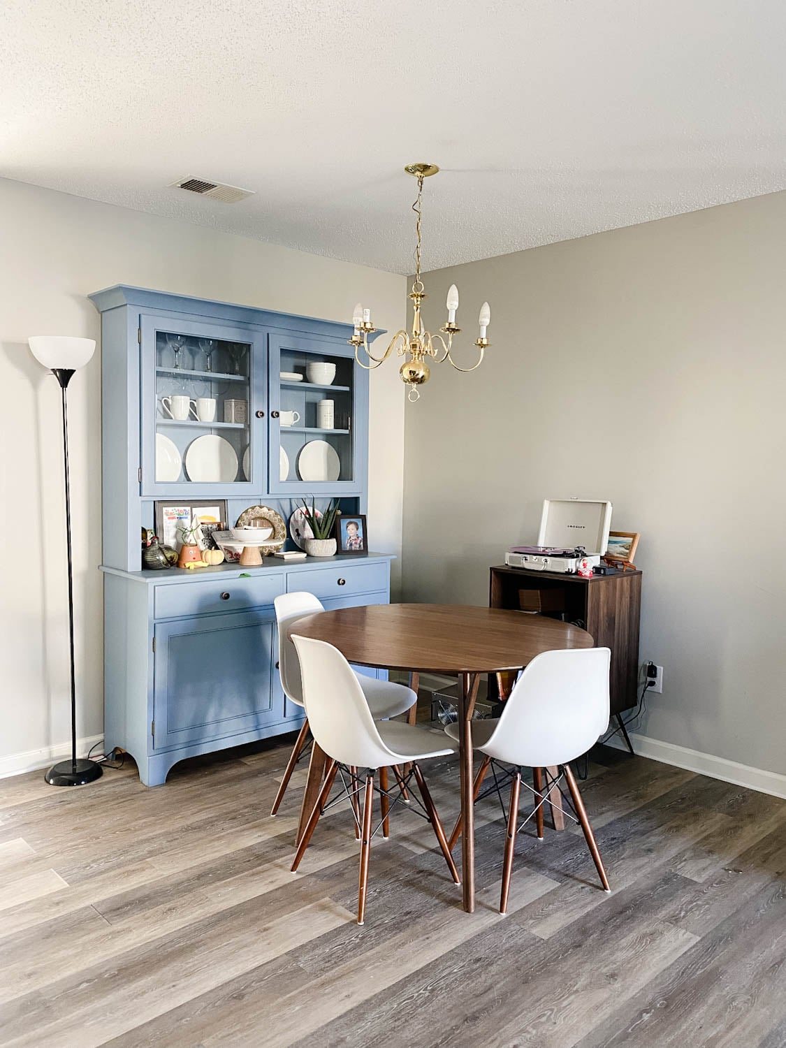 dining nook before