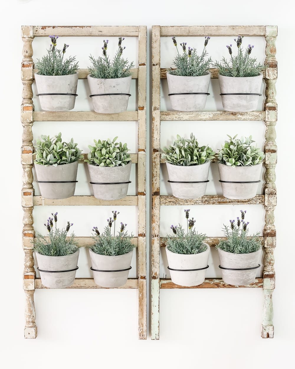 DIY Antique Banister Wall Planter | www.unigumushane.com - A quick and simple tutorial for how to make a wall planter from a repurposed antique banister using artificial plants. Cute way to bring the outdoors in!