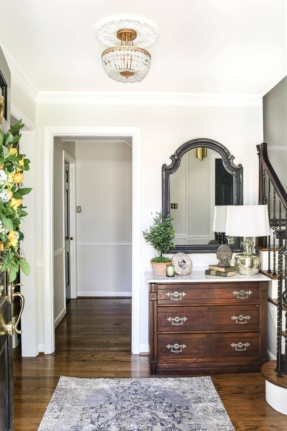 Semi-DIY Antique Gold Frosted Crystal Light Fixture | unigumushane.com - A quick and simple tutorial for how to makeover a light fixture for an antique gold frosted crystal effect with a high-end designer look at half the price.