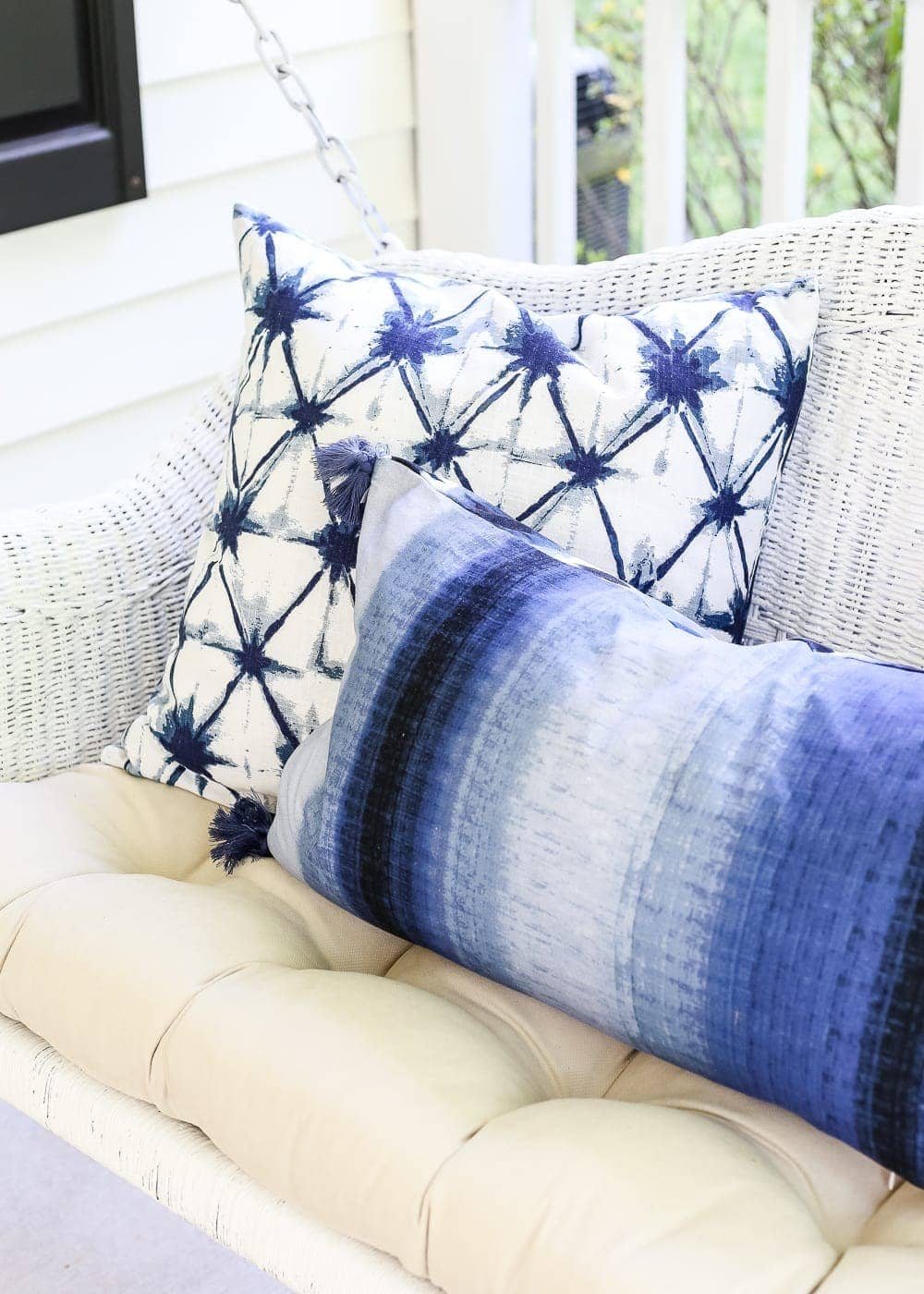 The Secret to Arranging a Versatile Outdoor Space | unigumushane.com - 1 trick for arranging a versatile outdoor space to get the most function out of a small porch, plus decorating ideas to make it inviting with TJ Maxx. #sponsored