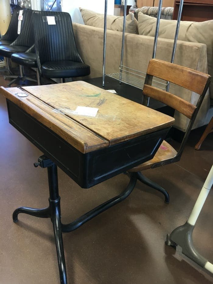 Back-To-School Style Guide, Antique Schoolhouse Desk Makeover & Simple DIY Homework Station | unigumushane.com