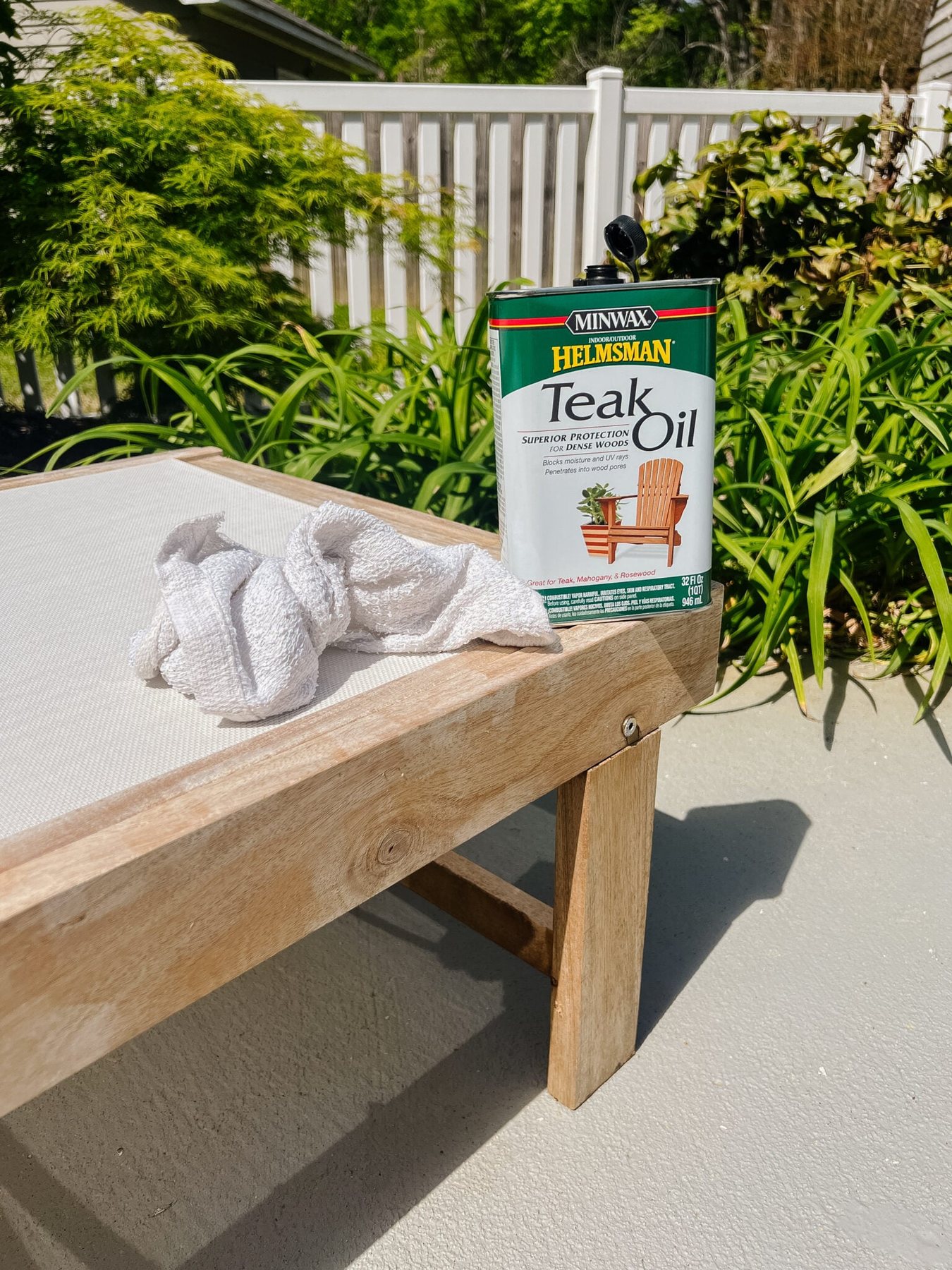 restoring outdoor wood furniture with teak oil