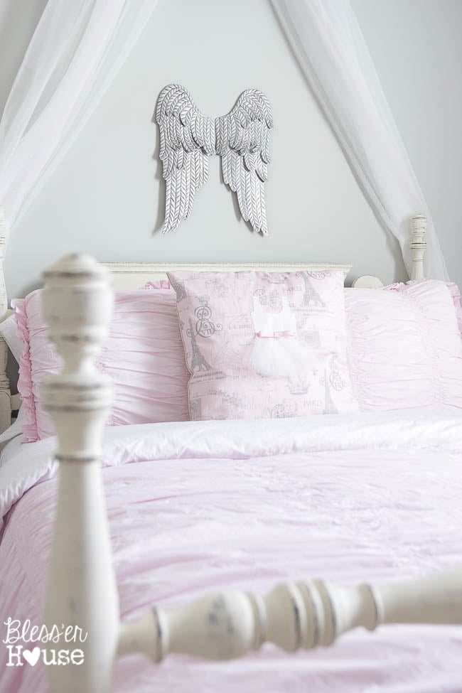 Ballerina Girl Bedroom Makeover Reveal | Unigumushane - Such a sweet space on a budget!