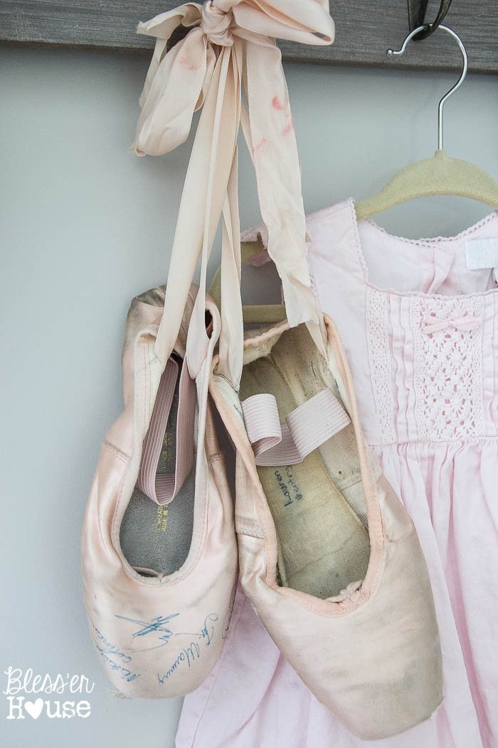 Ballerina Girl Bedroom Makeover Reveal | Unigumushane - Such a sweet space on a budget!