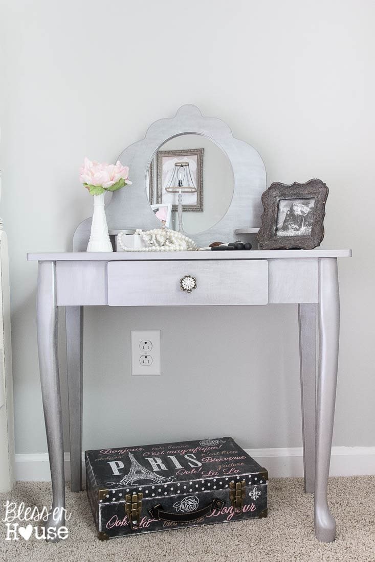 Ballerina Girl Bedroom Makeover Reveal | Unigumushane - Such a sweet space on a budget!