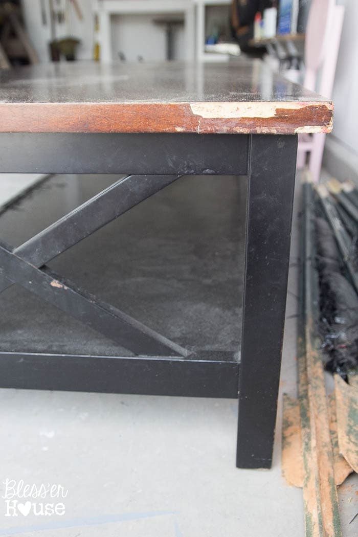 Barn Wood Top Coffee Table | Unigumushane - Gorgeous way to cover up a scratched, peeling veneer coffee table top!