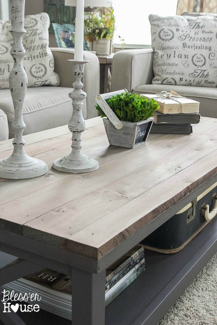 Barn Wood Top Coffee Table | Unigumushane - Gorgeous way to cover up a scratched, peeling veneer coffee table top!