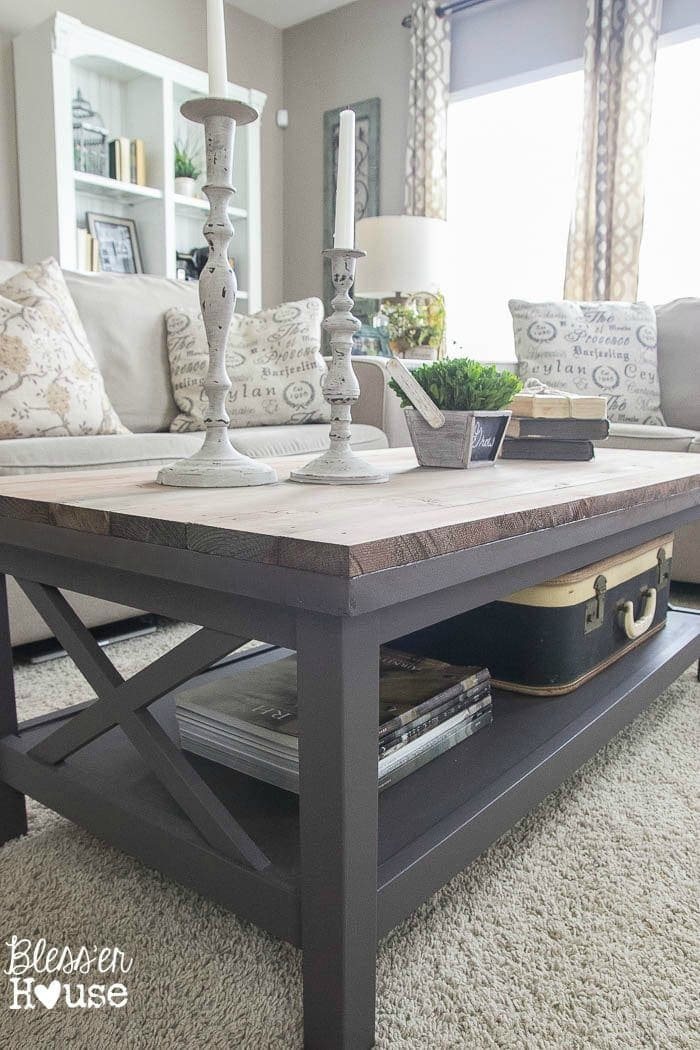 Barn Wood Top Coffee Table | Unigumushane - Gorgeous way to cover up a scratched, peeling veneer coffee table top!