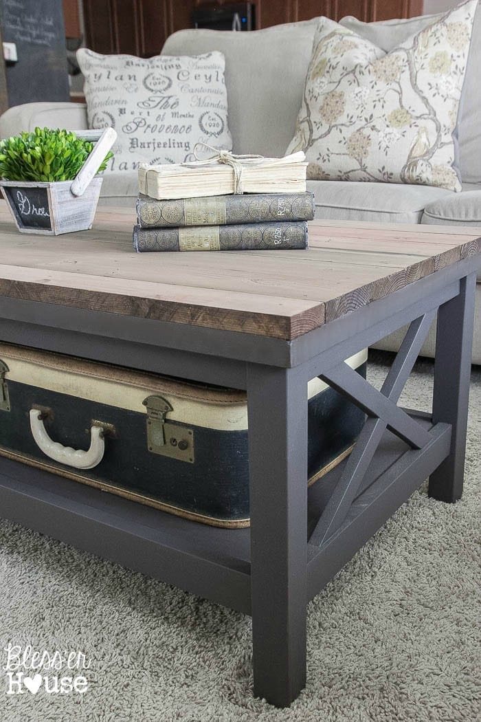 Barn Wood Top Coffee Table | Unigumushane - Gorgeous way to cover up a scratched, peeling veneer coffee table top!