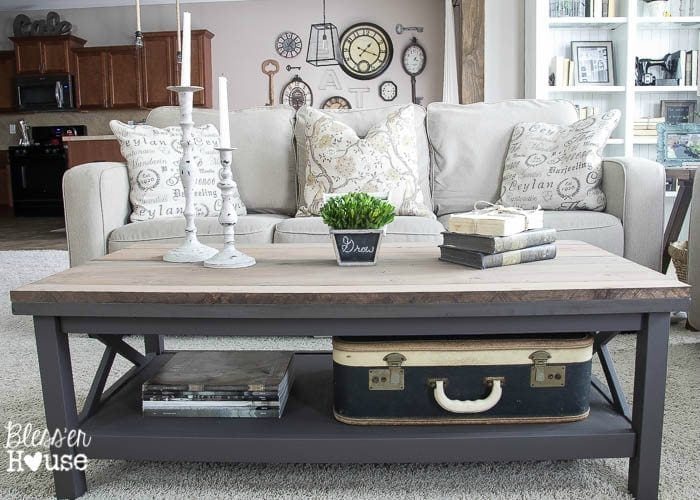 Barn Wood Top Coffee Table | Unigumushane - Gorgeous way to cover up a scratched, peeling veneer coffee table top!