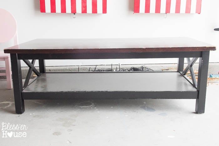 Barn Wood Top Coffee Table | Unigumushane - Gorgeous way to cover up a scratched, peeling veneer coffee table top!