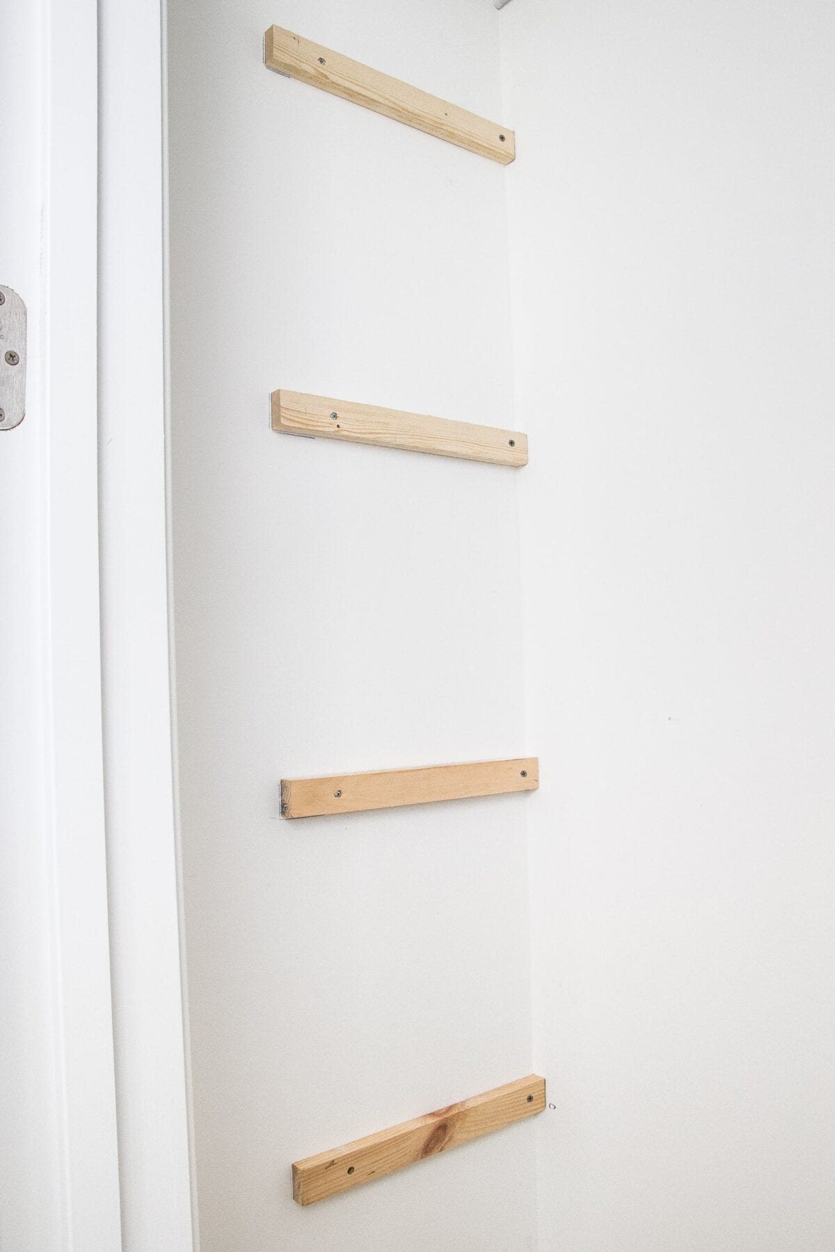 Basic DIY Closet Shelving | unigumushane.com | Super awesome beginner home improvement project! And gets rid of those crappy wire shelves. Ew.