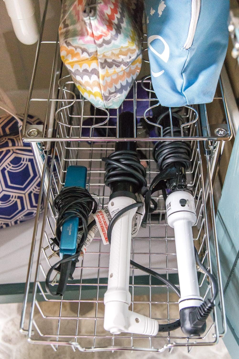 Bathroom Vanity Organization | The must-do steps to thoroughly organize your bathroom drawers and cabinets and the best tools to keep them looking tidy. #bathroomorganization #bathroomdrawer #bathroomcabinet #bathroomvanityorganization #bathroomorganizing