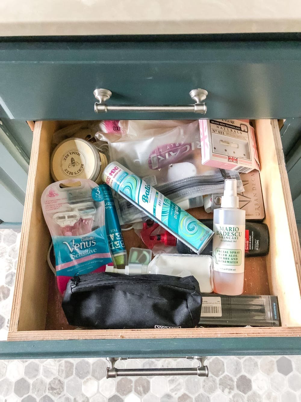 Bathroom Vanity Organization | The must-do steps to thoroughly organize your bathroom drawers and cabinets and the best tools to keep them looking tidy. #bathroomorganization #bathroomdrawer #bathroomcabinet #bathroomvanityorganization #bathroomorganizing