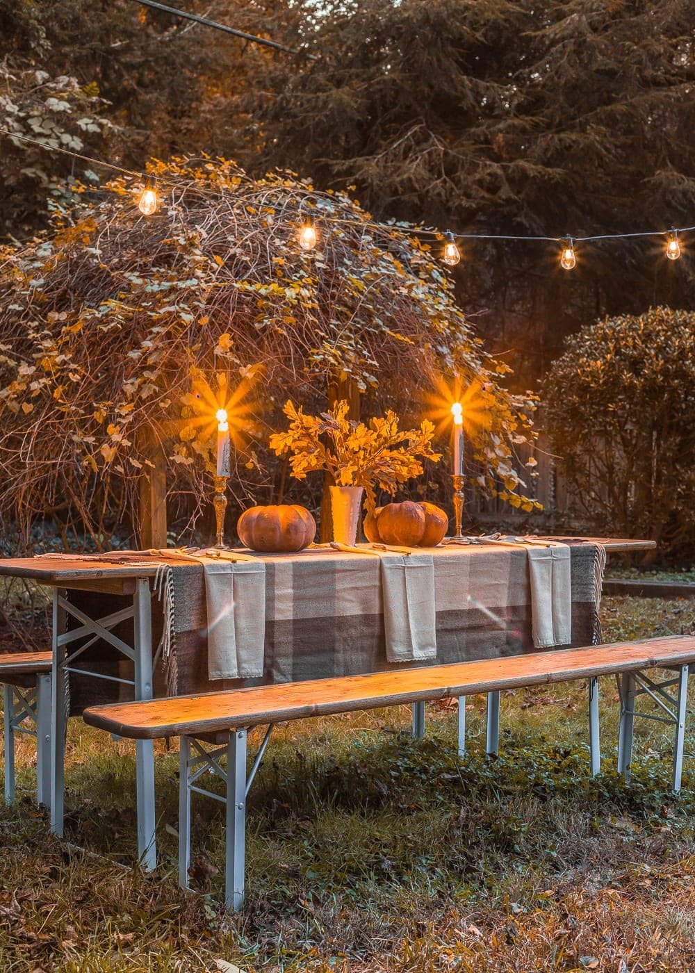 An antique beer garden table gets a modern makeover, plus a table decorating idea for an alfresco Thanksgiving.