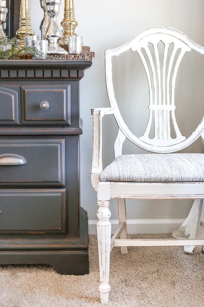 French Style Painted Master Bedroom Chair | unigumushane.com - A yard sale Duncan Phyfe chair gets a Magnolia Home style French inspired makeover using Fusion Mineral Paint in creamy white Raw Silk.
