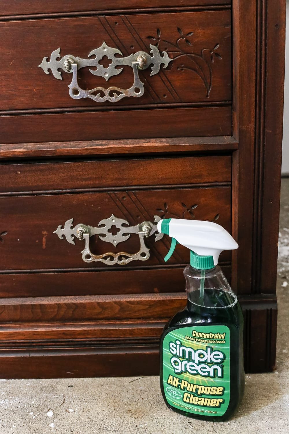 How to Remove Stains from Marble + Foyer Chest Makeover | unigumushane.com - A quick and simple tutorial for removing stains from white marble using kitchen & first aid supplies, plus a Victorian chest makeover and foyer update.