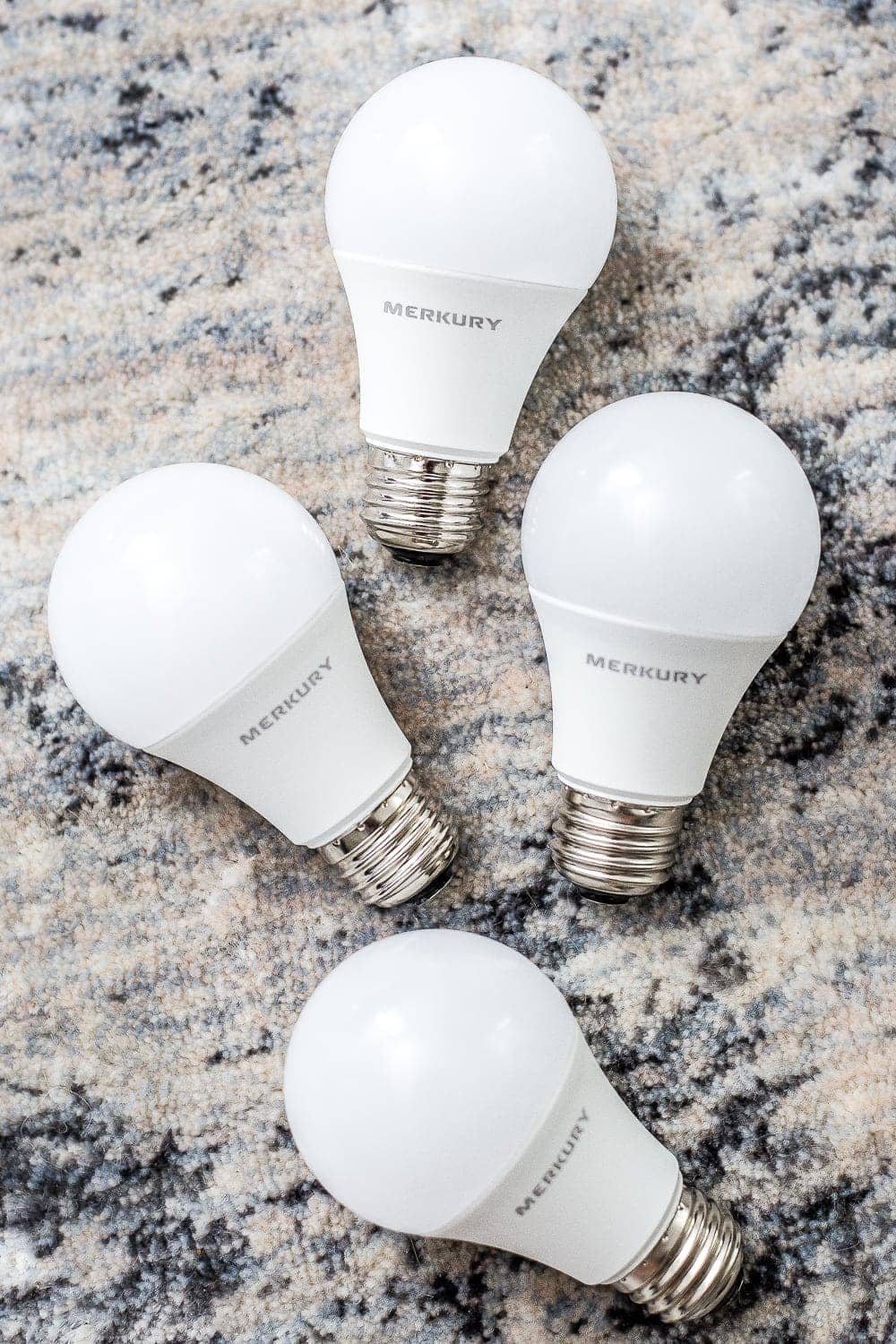 Smart light bulbs to turn on lights just with your voice