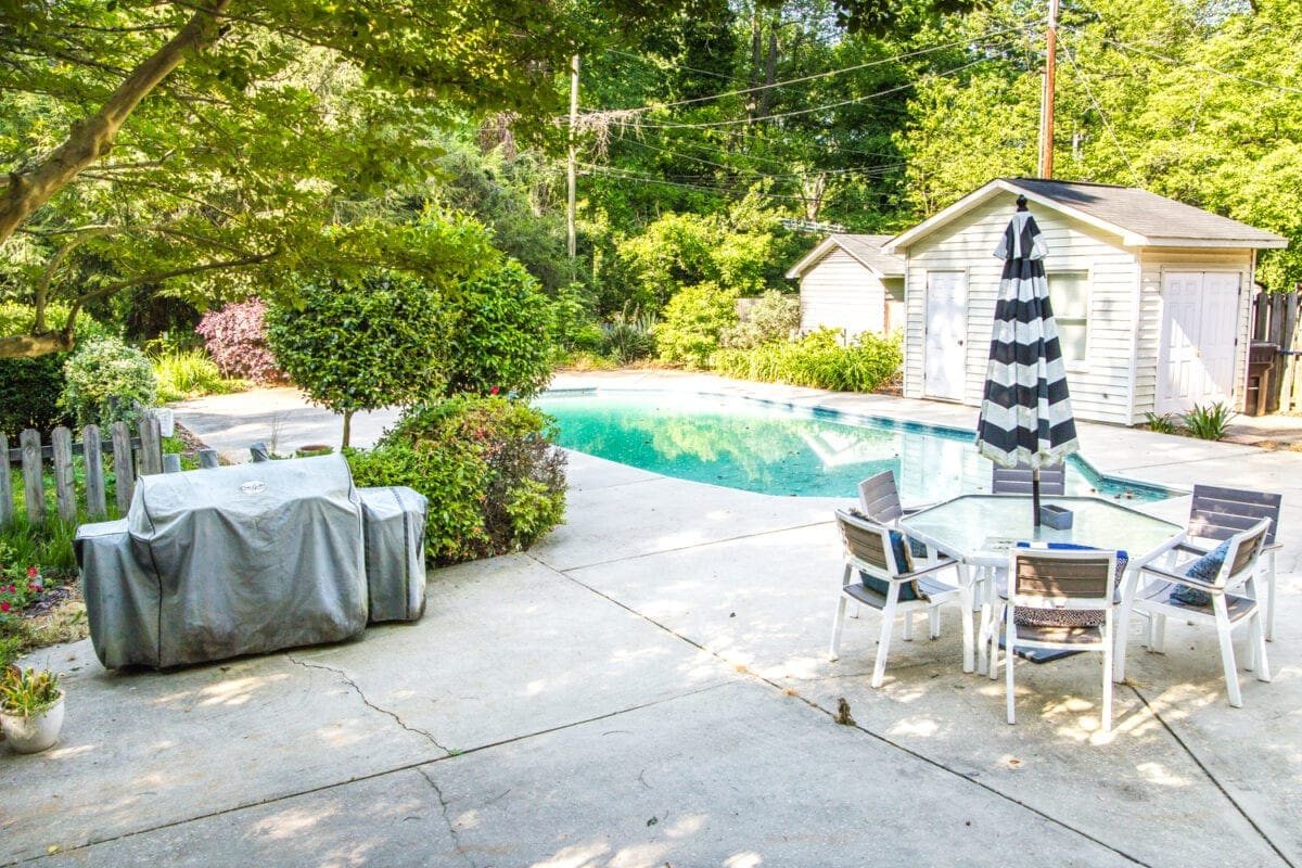Backyard Before Tour and Pool Makeover Plans | unigumushane.com - A breakdown of options to upgrade a basic, outdated vinyl liner in-ground pool and ideas to improve a backyard for beauty and function.