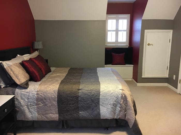 Blue Cottage Style Guest Bedroom Makeover | unigumushane.com - A dark and dated guest bedroom gets a cottage style makeover with serene shades of blue using Craigslist furniture and budget-friendly finds.