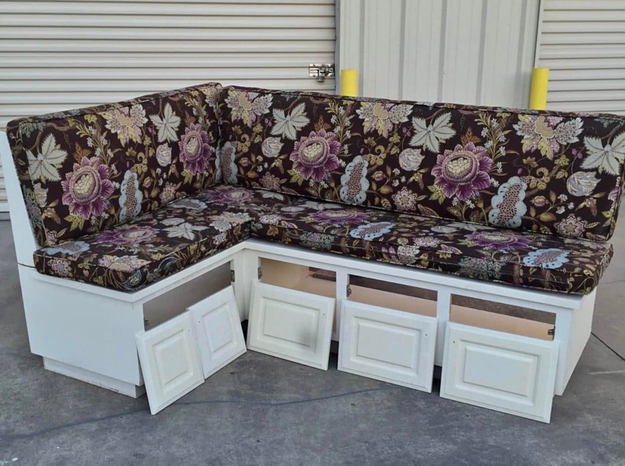 banquette before
