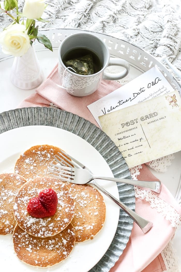 Enamel Breakfast Tray Makeover + Valentine's Date Q&A Postcard Printable | unigumushane.com - A quick and easy antique style enamel breakfast tray makeover plus a Valentine's Date Q&A postcard free printable for a fun, no-fuss breakfast date in bed.