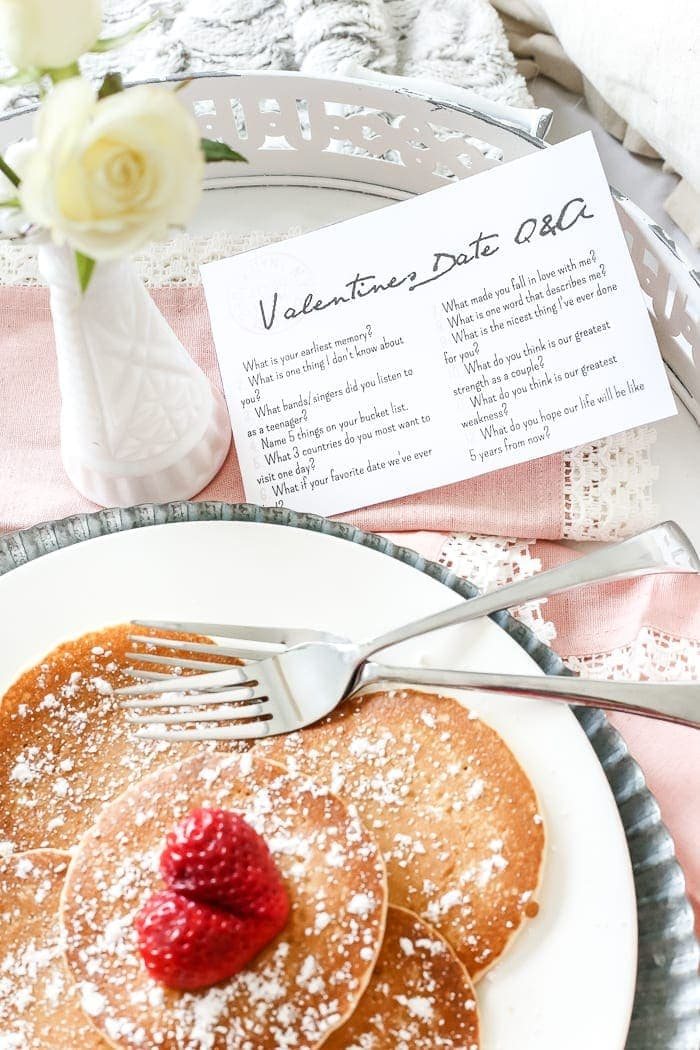 Enamel Breakfast Tray Makeover + Valentine's Date Q&A Postcard Printable | unigumushane.com - A quick and easy antique style enamel breakfast tray makeover plus a Valentine's Date Q&A postcard free printable for a fun, no-fuss breakfast date in bed.