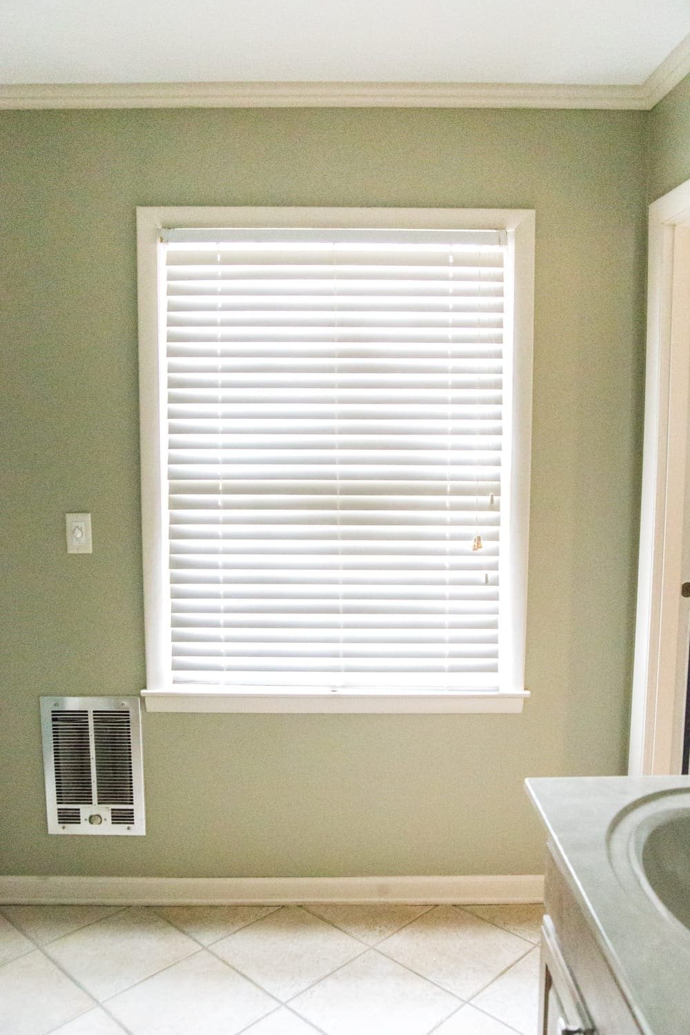 Budget Master Bathroom Refresh Reveal | before